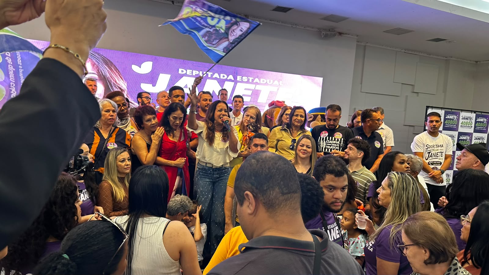 Apoiadores de diversos municípios capixabas no ato na Aspomires